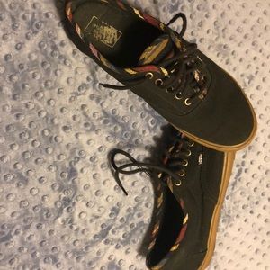 Vans Black Canvas / Tribal accents